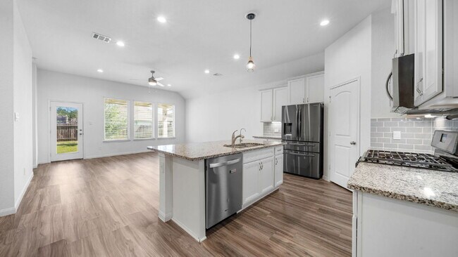 Building Photo - Welcome home to this beautifully maintained 4-bedroom, 3-bath home in the desirable Fairwater com...