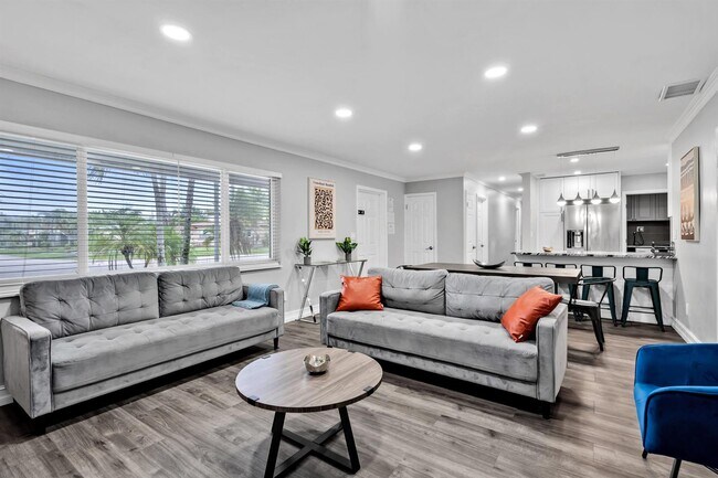 Foto del edificio - 6860 Tyler St