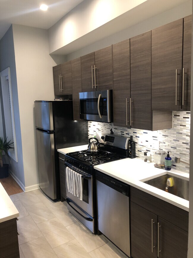 Foto del edificio - 4334 N Sheridan Rd