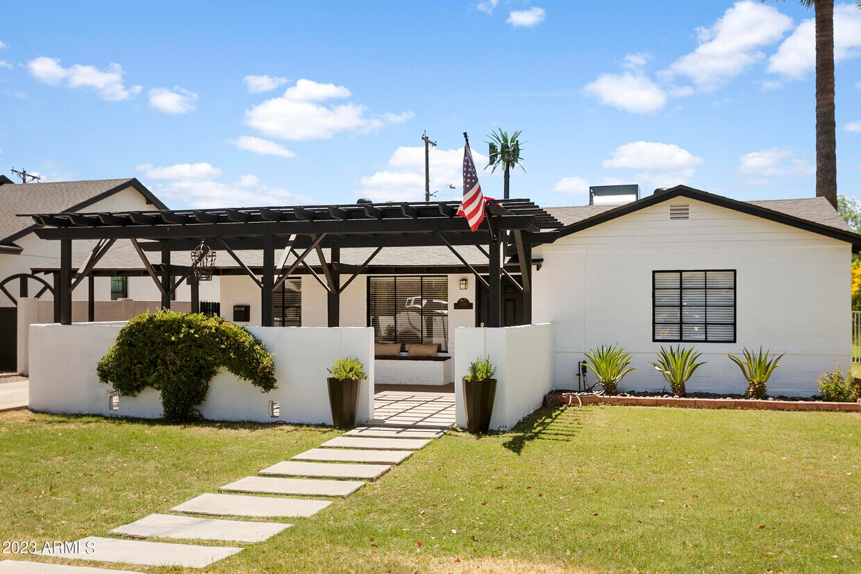 Primary Photo - 4120 N 44th Pl