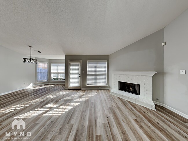 Building Photo - 2706 Dry Well Cove