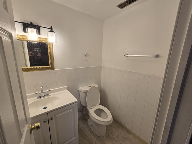 Foto del edificio - 6530 S Ingleside Ave