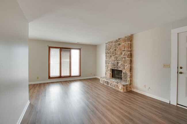 Foto del edificio - 9020 Mahogany Row SE