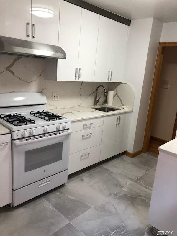 Foto del edificio - 84-70-84129 129th St