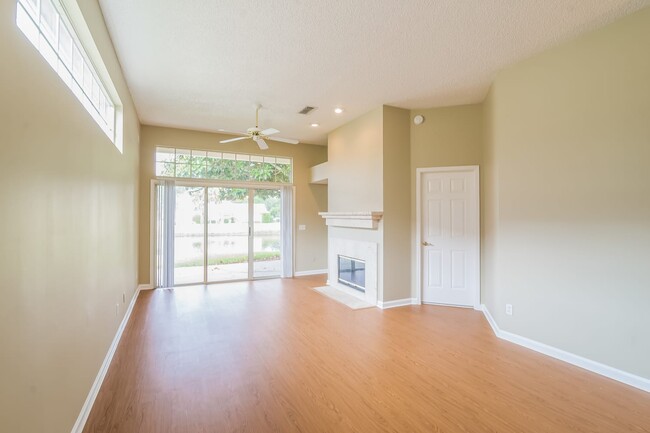Building Photo - 815 Tournament Rd