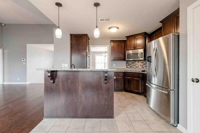 Building Photo - 1063 Freedom Dr