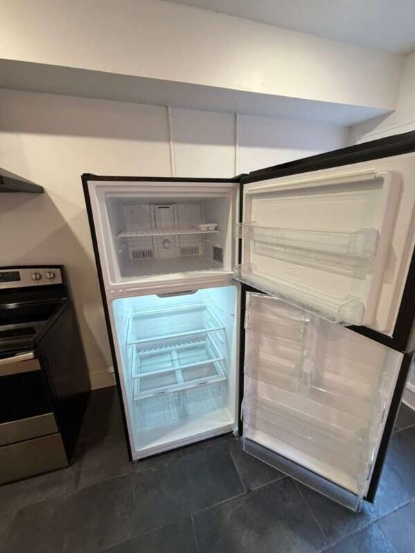 Foto del edificio - 1384 W 83rd St