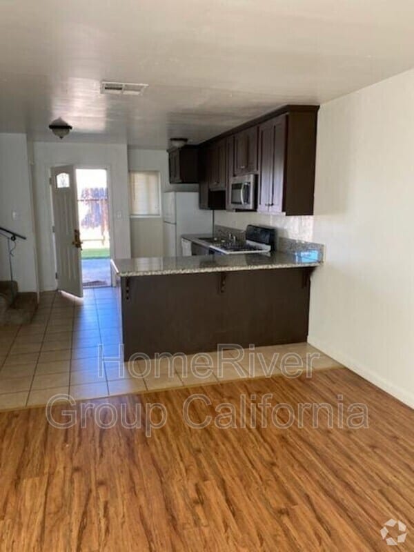 Building Photo - 1116 Evelyn Ln