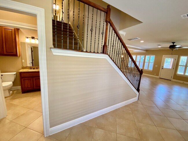 Building Photo - Experience the Best of South Austin Living...