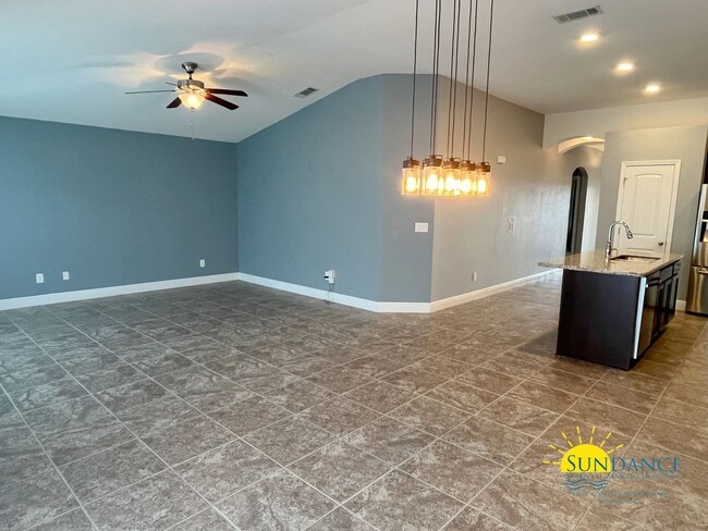 Building Photo - Beautiful 3-Bedroom Home in Bon View Commu...