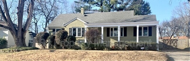 Building Photo - 3810 Montclair Dr