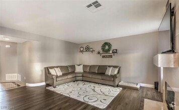 Building Photo - 2021 Paradise Peak Dr
