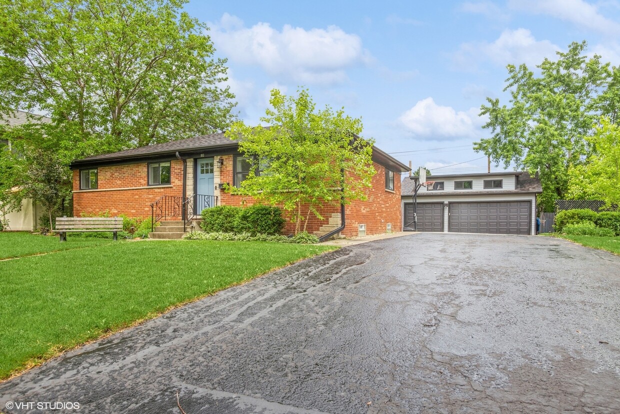 Primary Photo - 103 Hatlen Ave