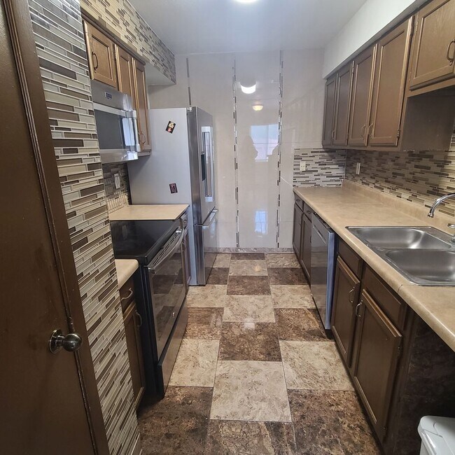 Foto del edificio - 12020 Maple Rock Ct