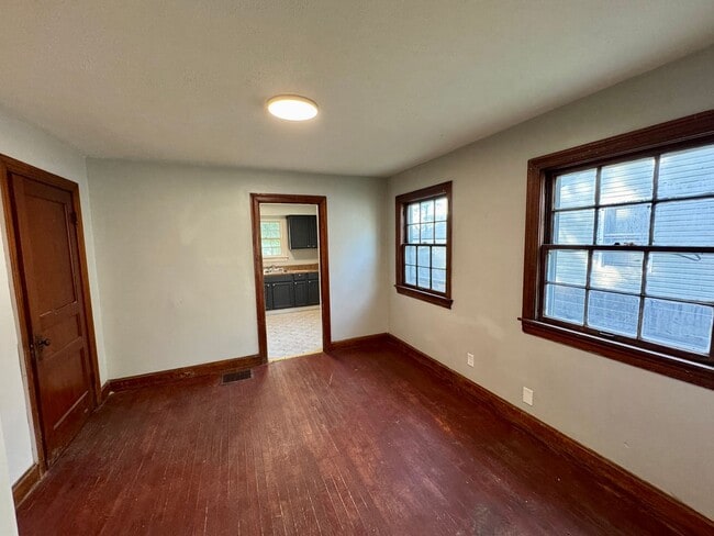 Photo - 3 Bedroom House in South Louisville - Fenced Yard, Off-Street Parking, Pets OKAY!