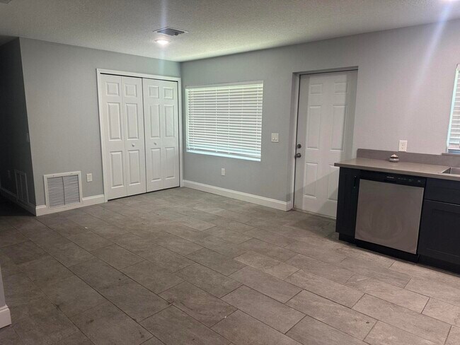 Foto del edificio - 4445 Alpine Ln