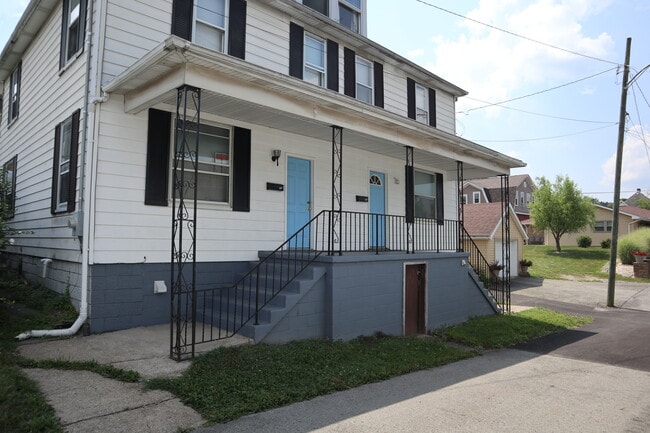 Building Photo - 416 Cherry Ave