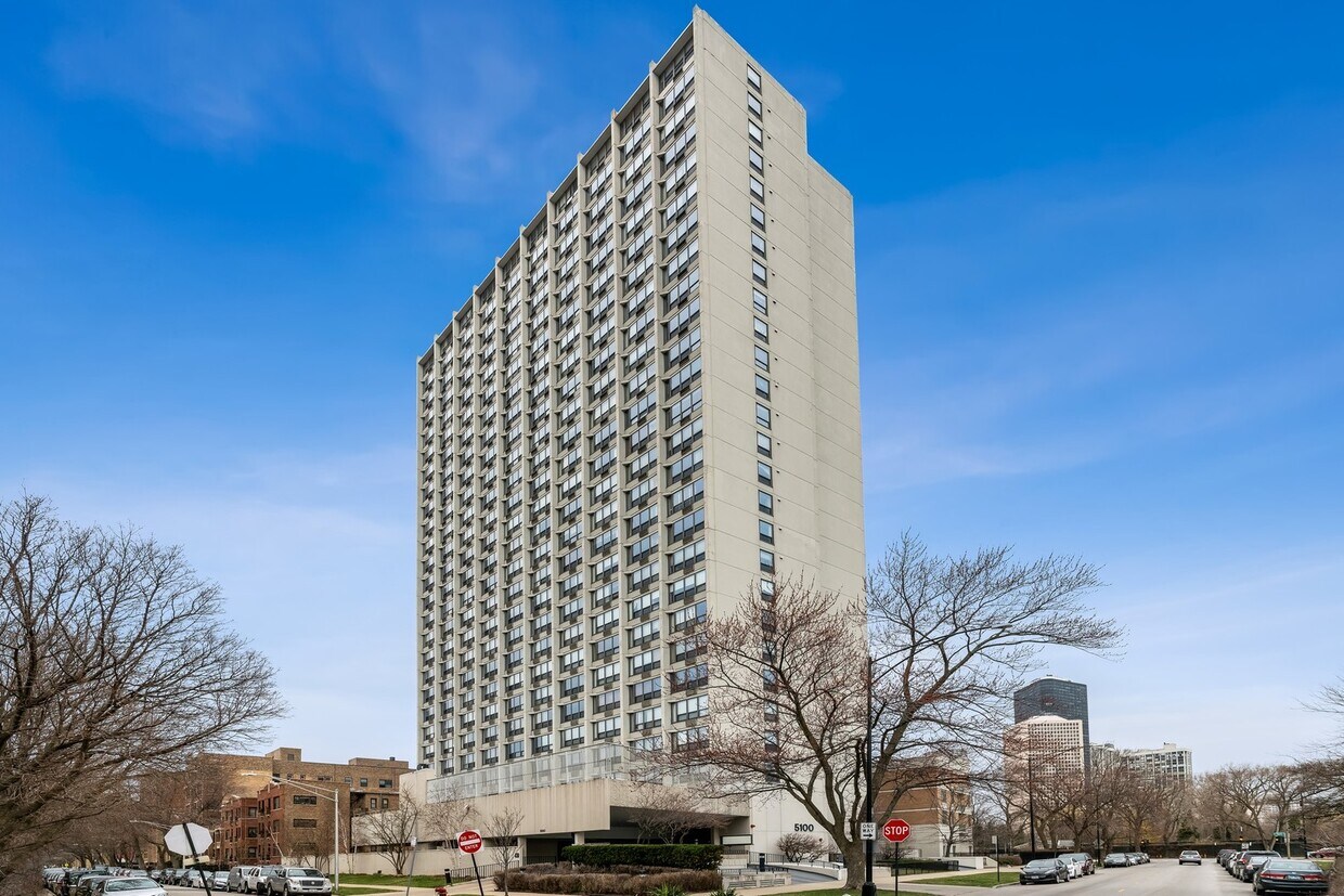 Primary Photo - 5100 N Marine Dr