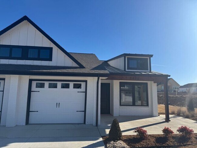 Foto del edificio - Fully Updated 2 Bedroom Duplex in Convenient Broken Arrow Location