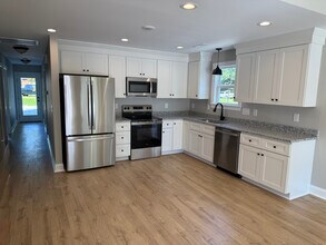 Building Photo - 304 Bynum Ave
