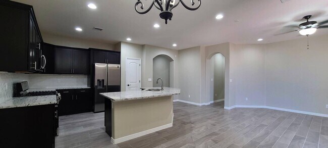 Foto del edificio - 3540 Essence St