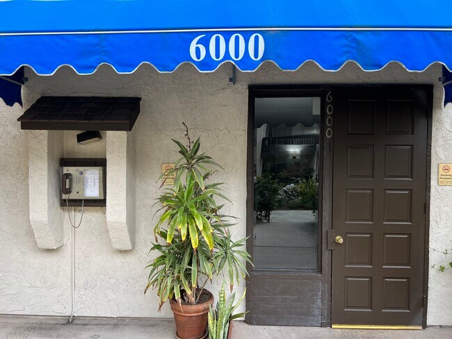 Foto del edificio - 15000 Summertime Ln