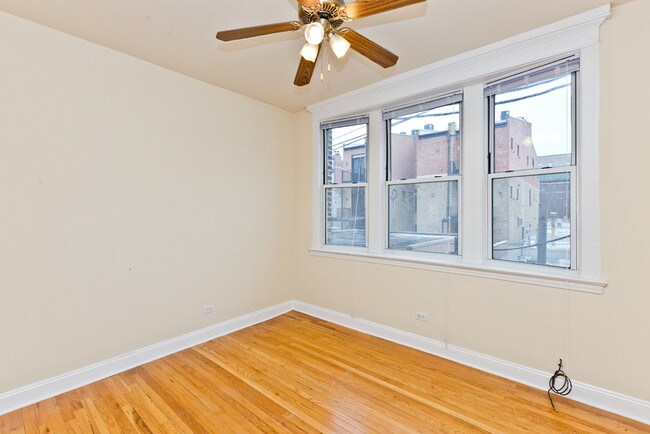 Foto del edificio - 2949 N Broadway