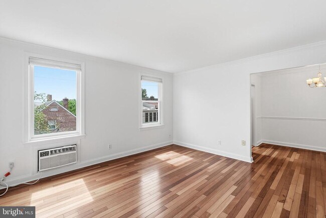 Foto del edificio - 906 S Washington St