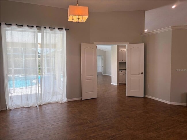 Building Photo - 5828 Sandy Pointe Dr