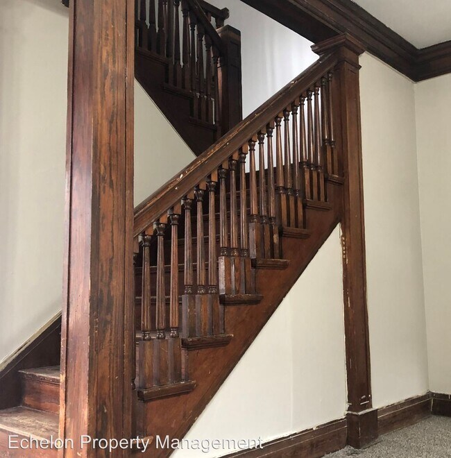 Building Photo - 300-302 Miami St