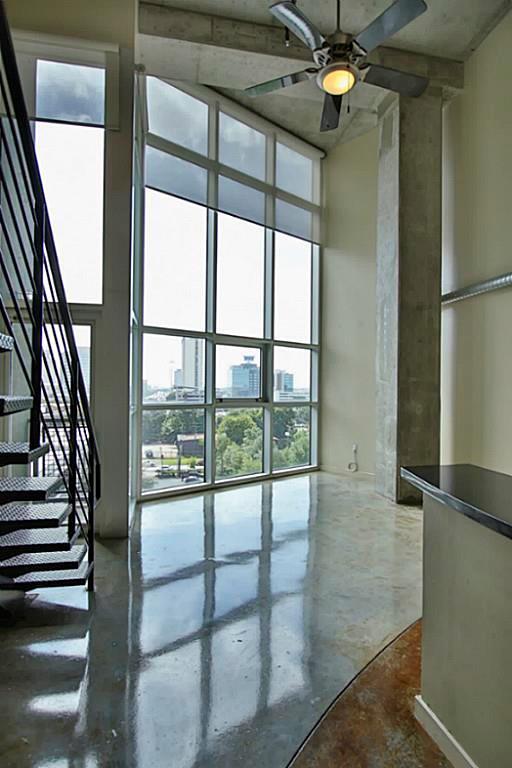 Building Photo - 2000 Bagby St