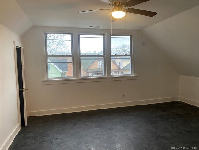 Building Photo - 162 Gilbert Ave