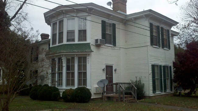 Building Photo - 135 S Main St