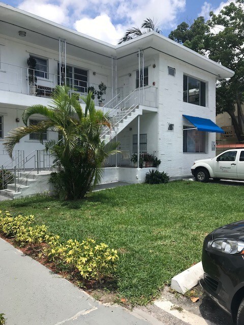 Foto del edificio - 7800 NE Bayshore Ct