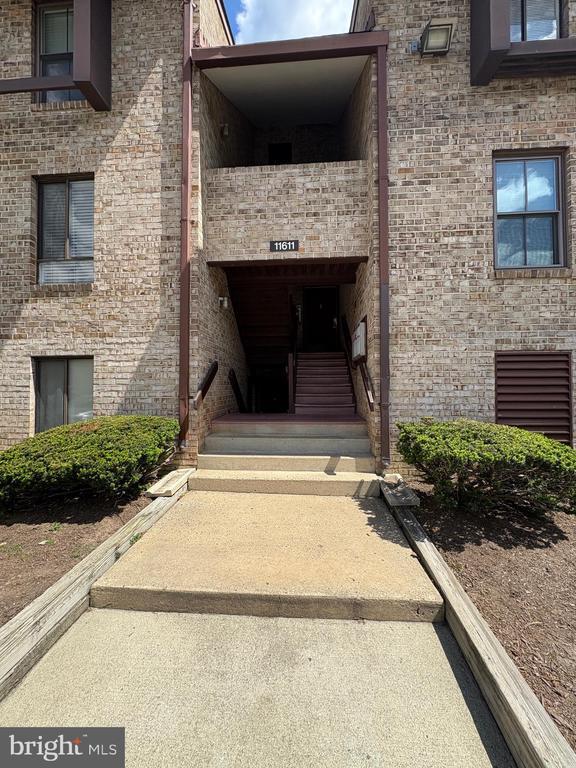 Building Photo - 11611 Stoneview Square