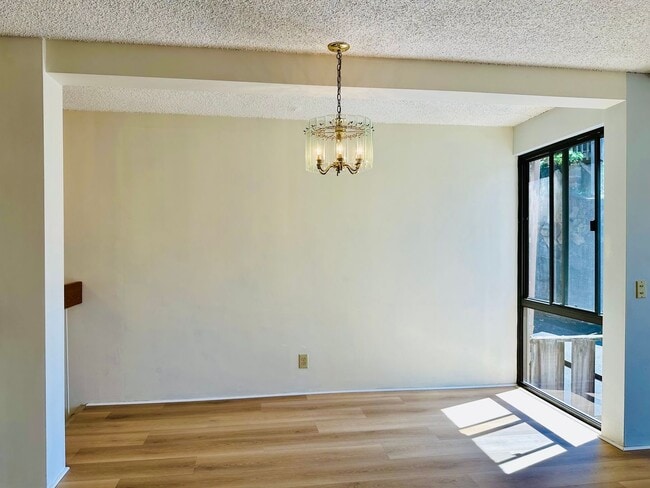 Building Photo - 2/2.5/1 AT DOWSETT POINT- NESTLED ON THE SLOPES OF PUNCHBOWL