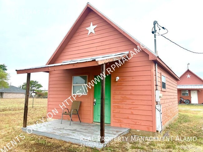 Building Photo - AVAILABLE NOW! 1 Bedroom / 1 Bath Lodge w/...