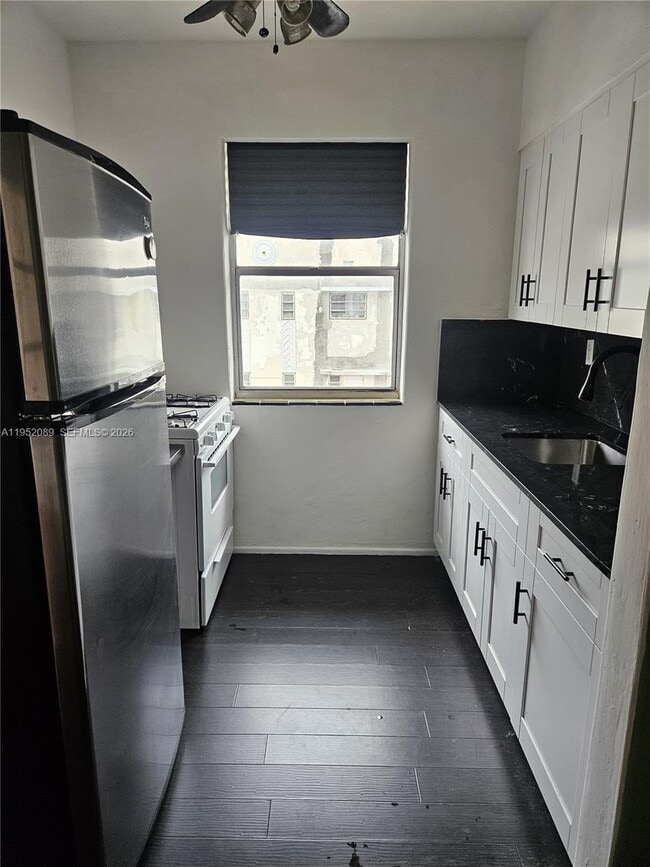 Building Photo - 900 Jefferson Ave