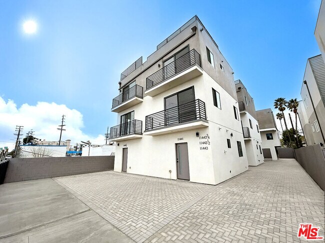 Foto del edificio - 11443 Hatteras St