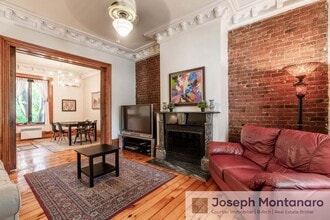 Building Photo - 1374 Av Overdale