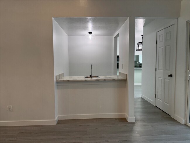 Foto del edificio - 3311 Big Spruce Dr