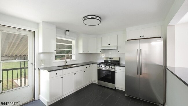 Foto del edificio - 1751 Mountain Ave