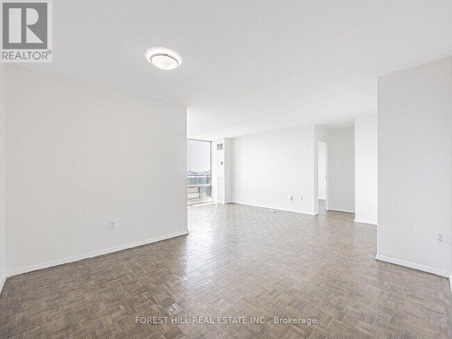 Photo du bâtiment - 7-1817 Jackes Ave