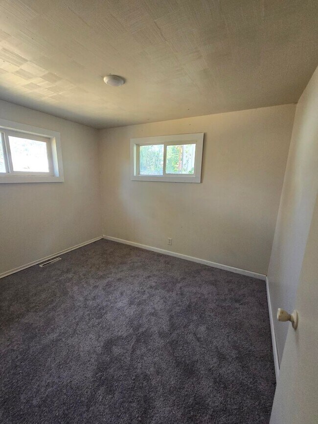Building Photo - North side 3 bed 1 bath home