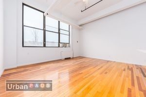 Building Photo - 220 25th St