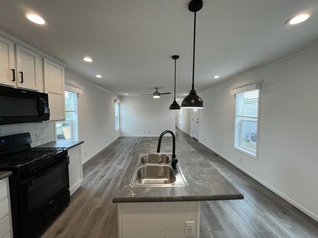 Building Photo - 7 Sandpiper Ln