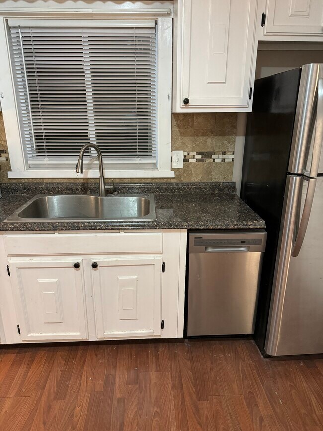 Kitchen - 11 Fort St