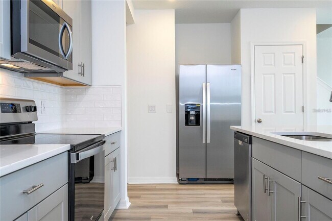Foto del edificio - Elegant & Comfortable Home with Granite Ki...