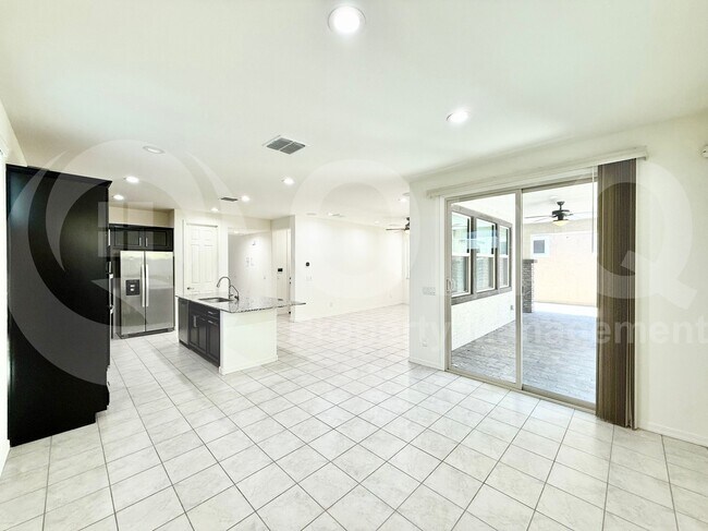 Foto del edificio - 735 W Derringer Way