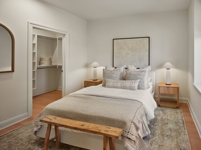 Building Photo - 400 Market Flats